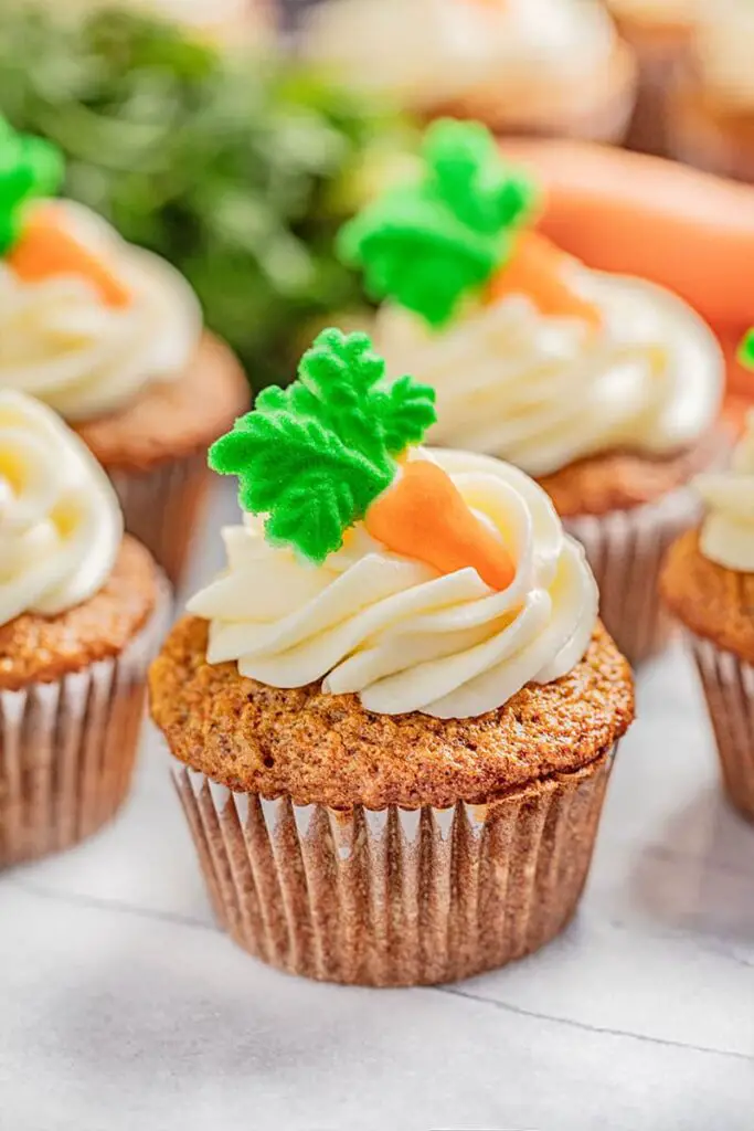 Carrot Cake Cupcakes With Cheese Frosting