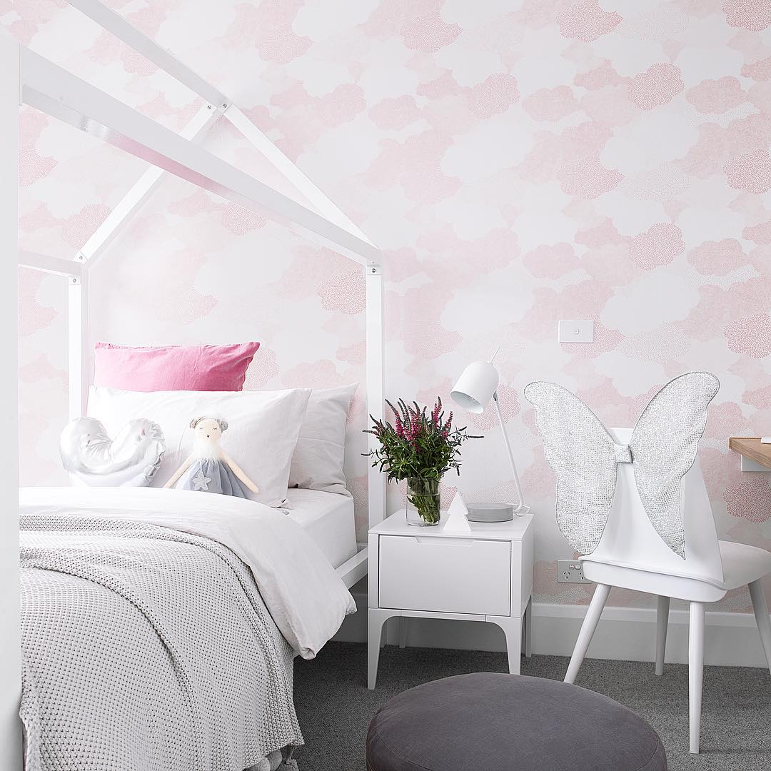Floating Pink Wallpaper Design