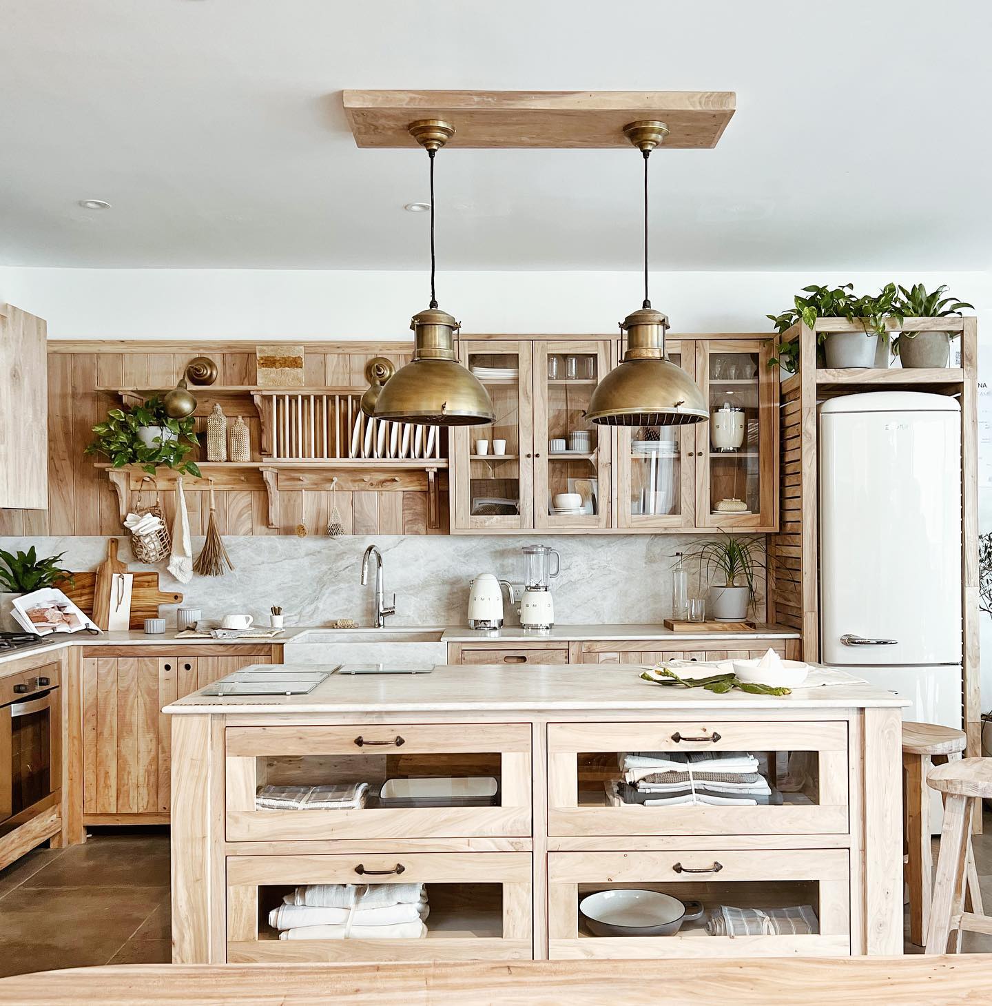 Neutral And Earthy Kitchen Decor