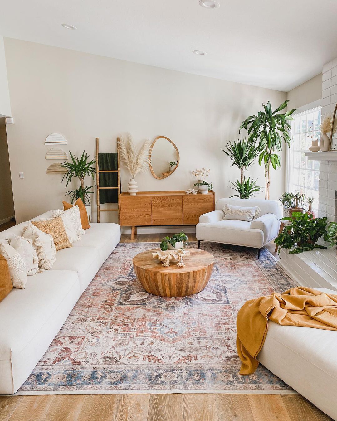 Minimalistic Midcentury Modern Living Room