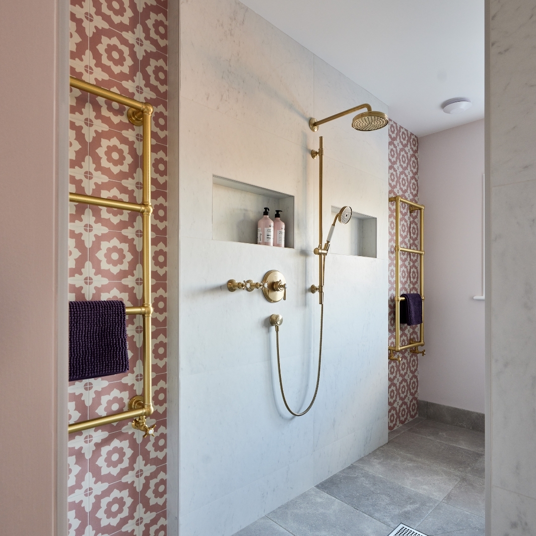 Sleek Bathroom With Stunning Tiles