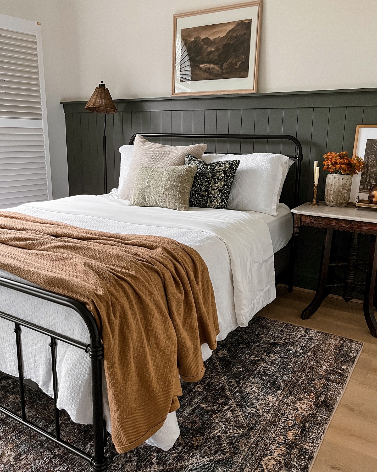 Cozy Vintage Bedroom Decor