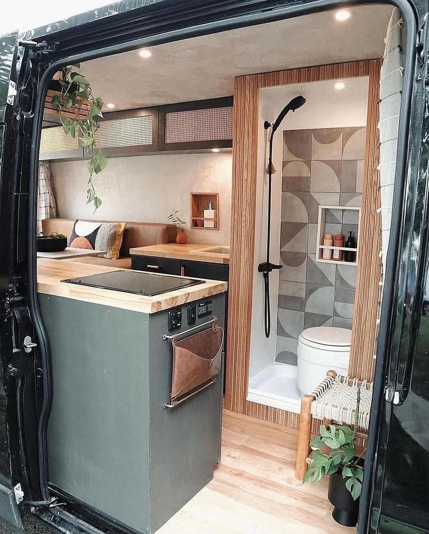 Stylish Camper With Shower 